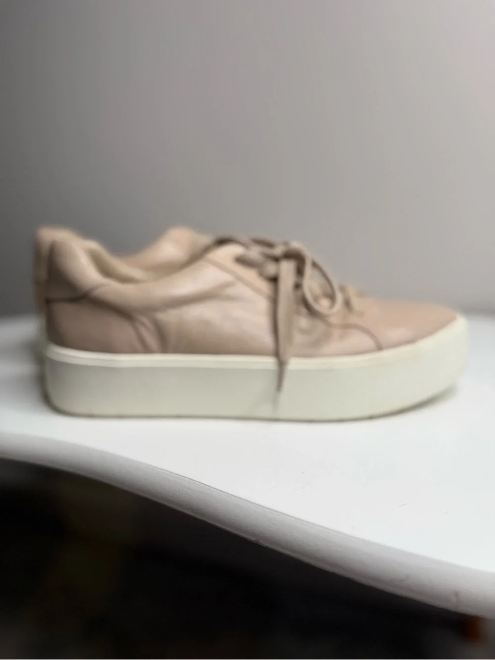 Vince clean leather